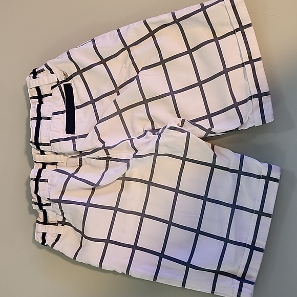 Emporio Armani boy's shorts - Picture 2 of 4